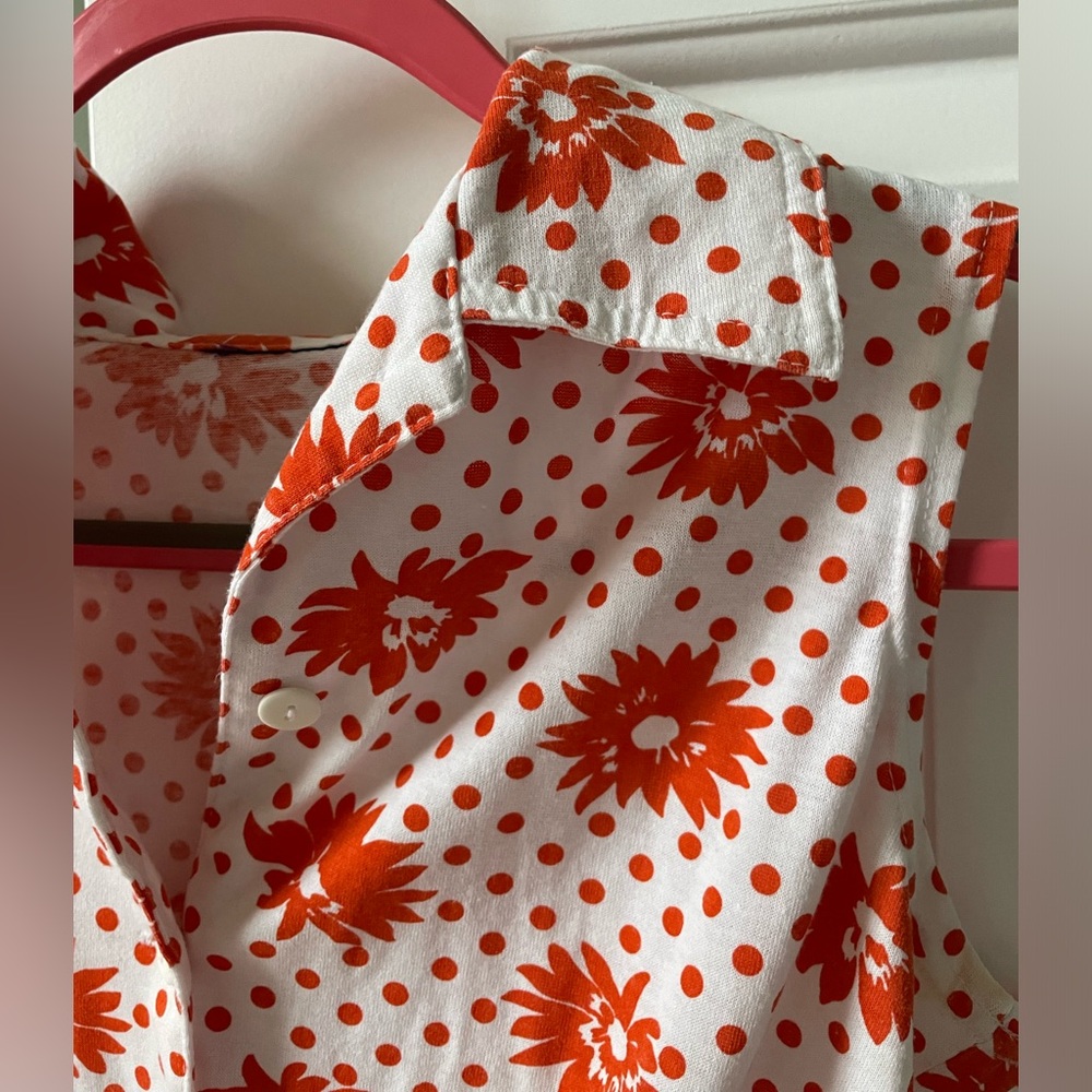 Vintage Floral Sleeveless Tie-Front Top - Red and White - Picture 12 of 16